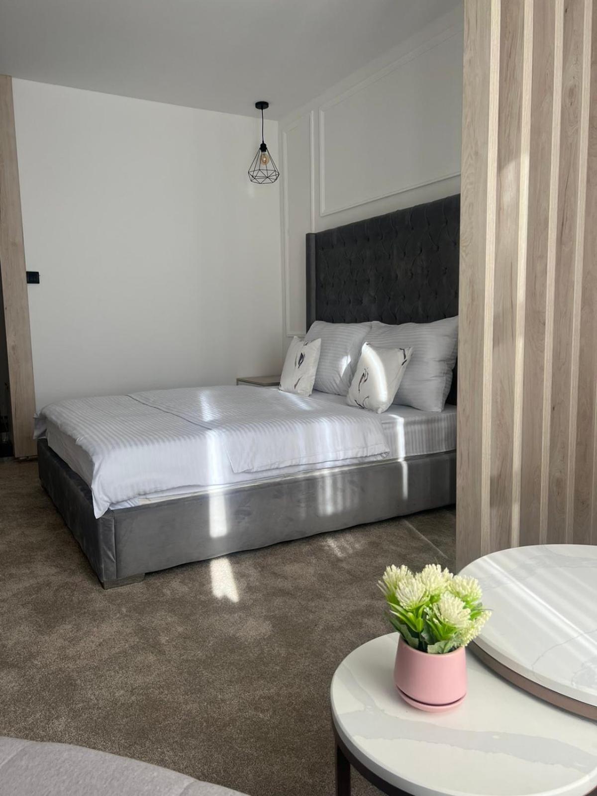 Prenociste Bis Hotel Prijepolje Buitenkant foto