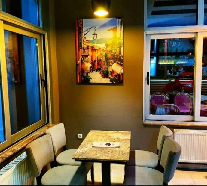 Prenociste Bis Hotel Prijepolje Buitenkant foto